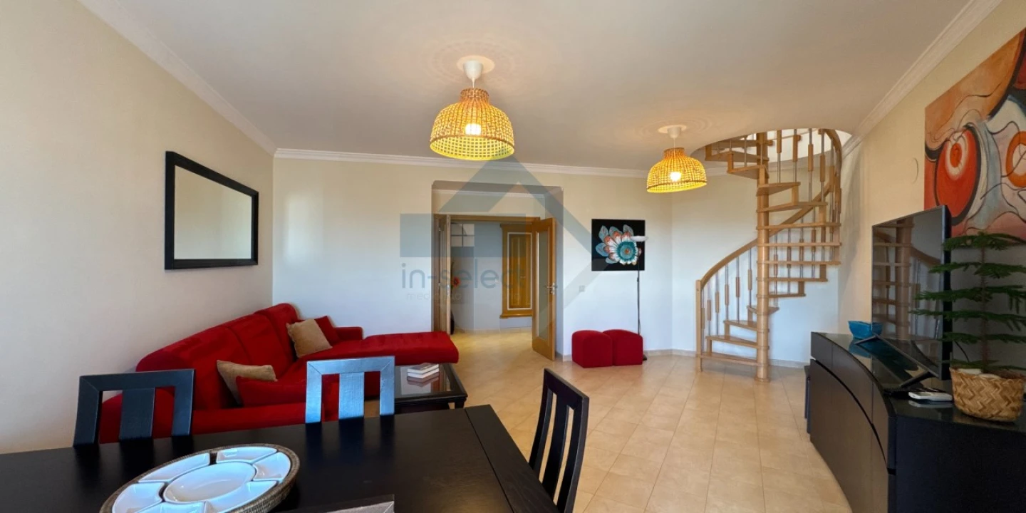 Apartamento T4 para Venda em Quarteira Foto 12