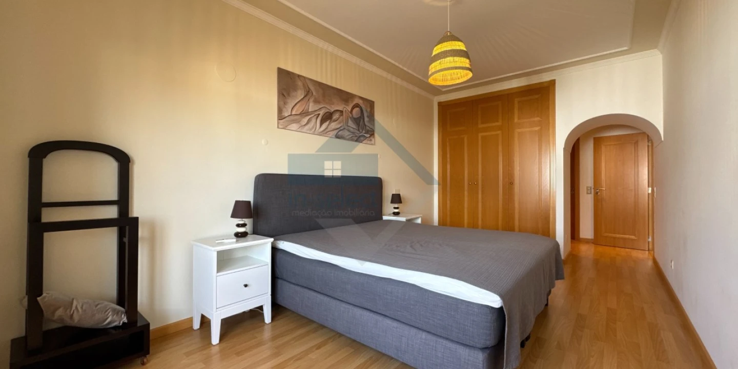 Apartamento T4 para Venda em Quarteira Foto 15