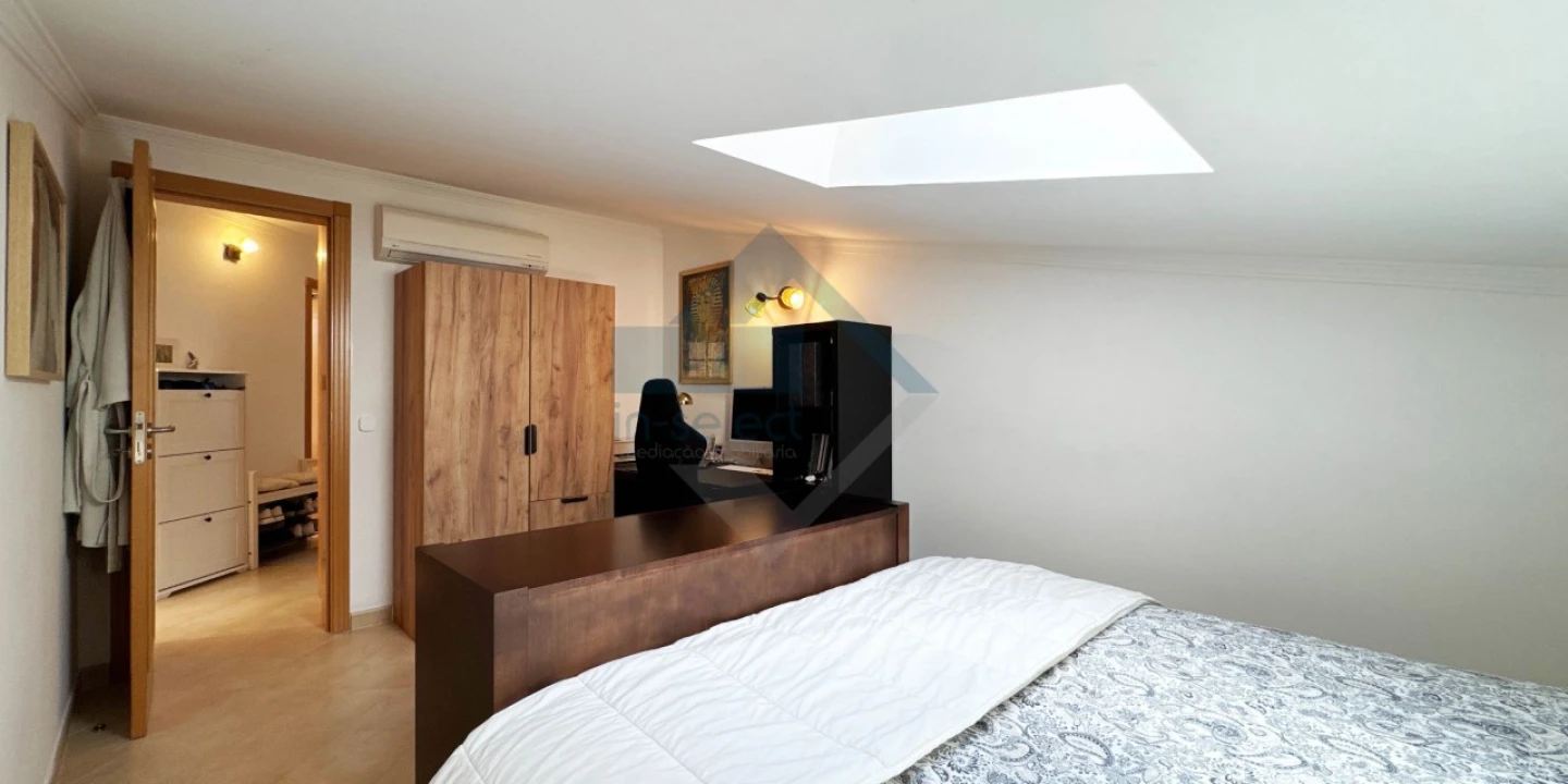 Apartamento T4 para Venda em Quarteira Foto 33