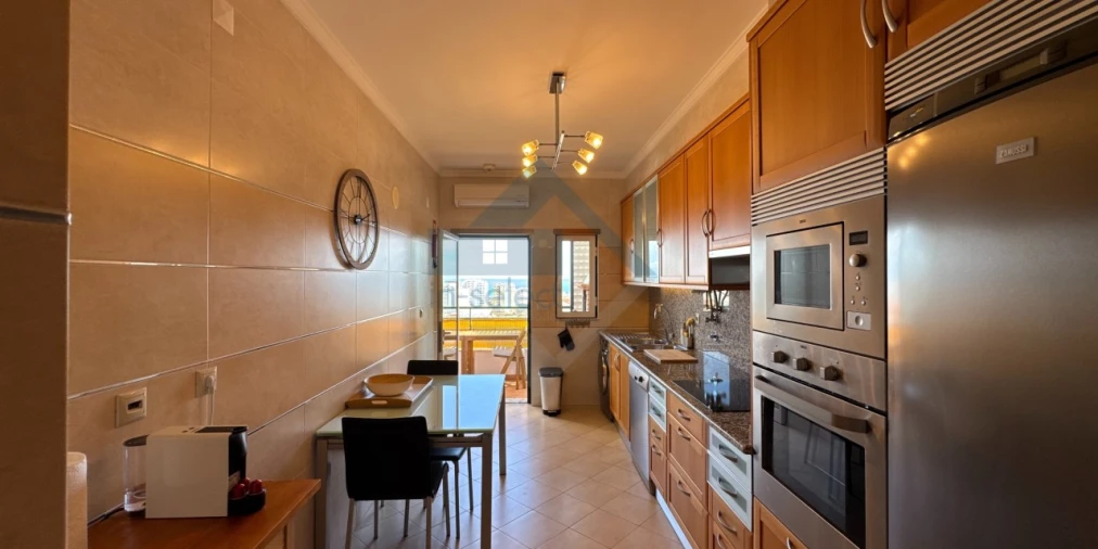 Apartamento T4 para Venda em Quarteira Foto 7