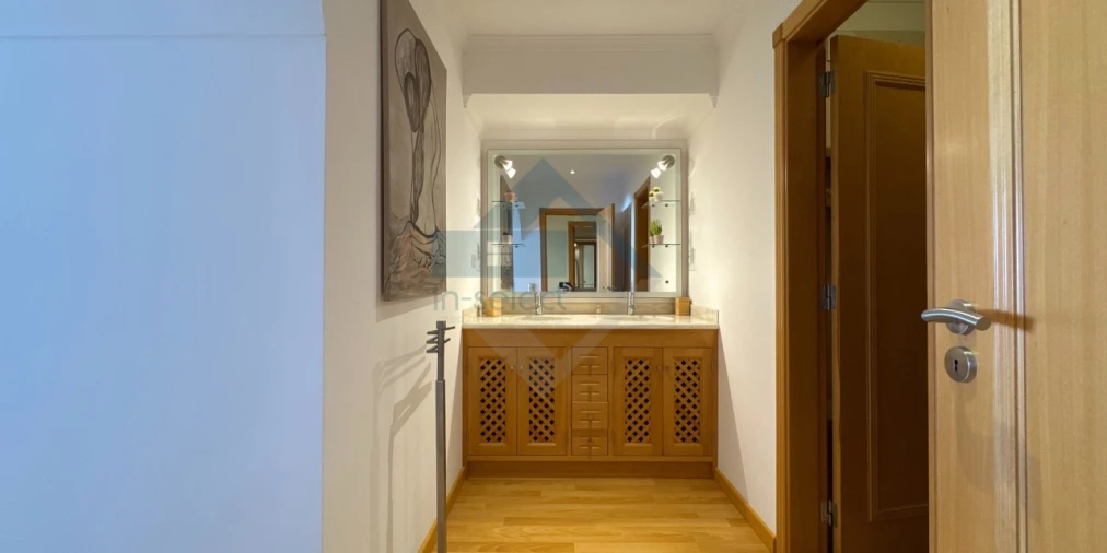 Apartamento T4 para Venda em Quarteira Foto 17