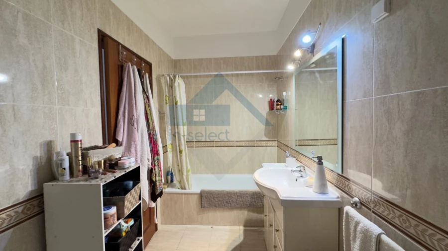 Apartamento T2 para Venda em Quarteira Foto 12