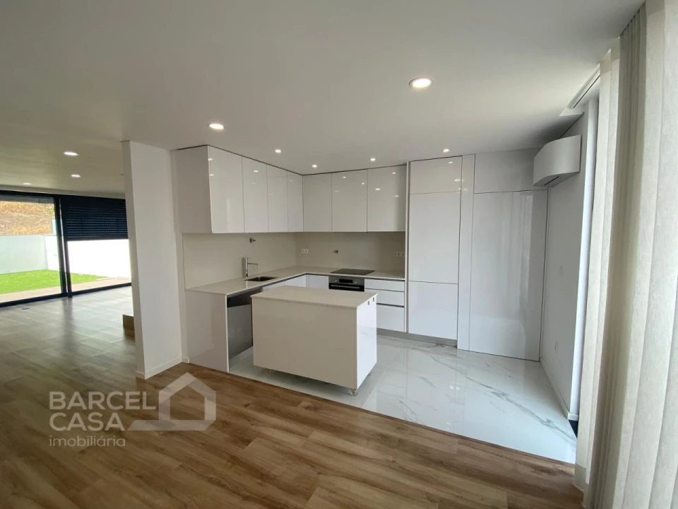 Moradia T3 para Venda em Barcelinhos Foto 10