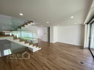 Moradia T3 para Venda em Barcelinhos