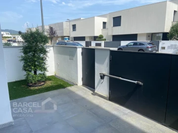 Moradia T3 para Venda em Barcelinhos