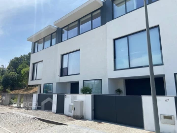 Moradia T3 para Venda em Barcelinhos