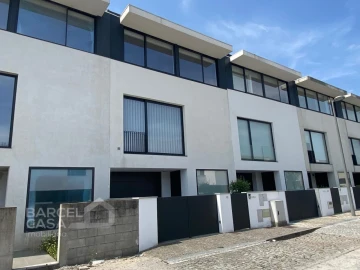 Moradia T3 para Venda em Barcelinhos