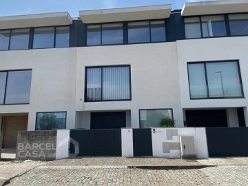 Moradia T3 para Venda em Barcelinhos