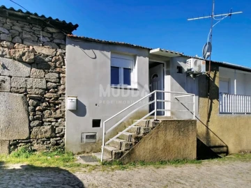 Moradia T3 para Venda em Aguas Frias