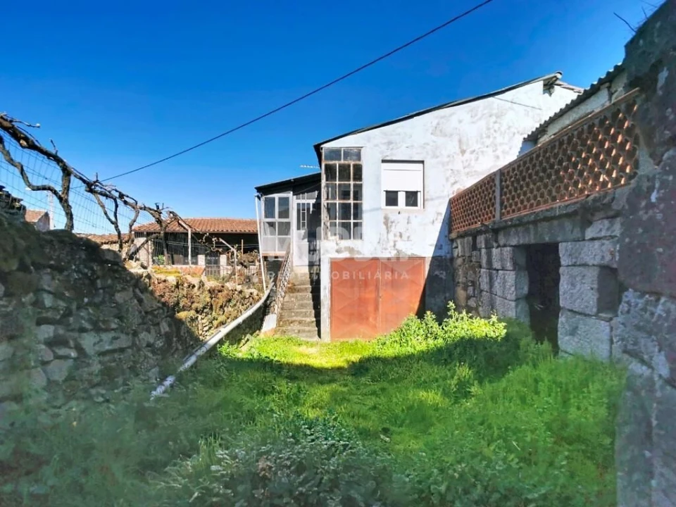 Moradia T3 para Venda em Aguas Frias Foto 10