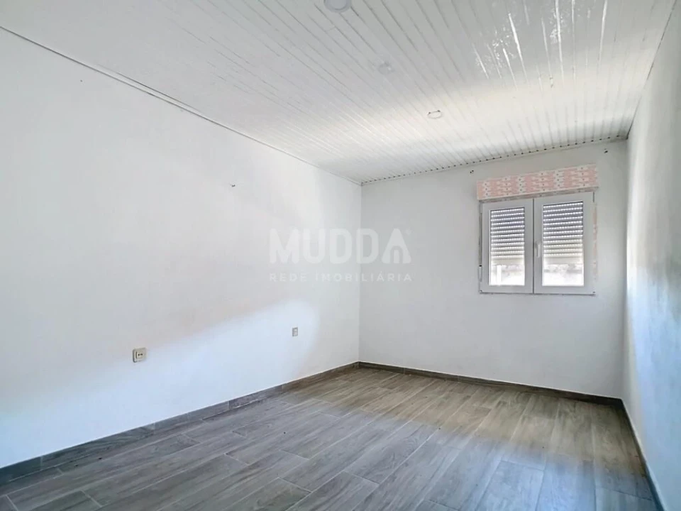 Moradia T3 para Venda em Aguas Frias Foto 7