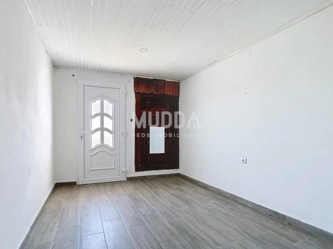 Moradia T3 para Venda em Aguas Frias Foto 6