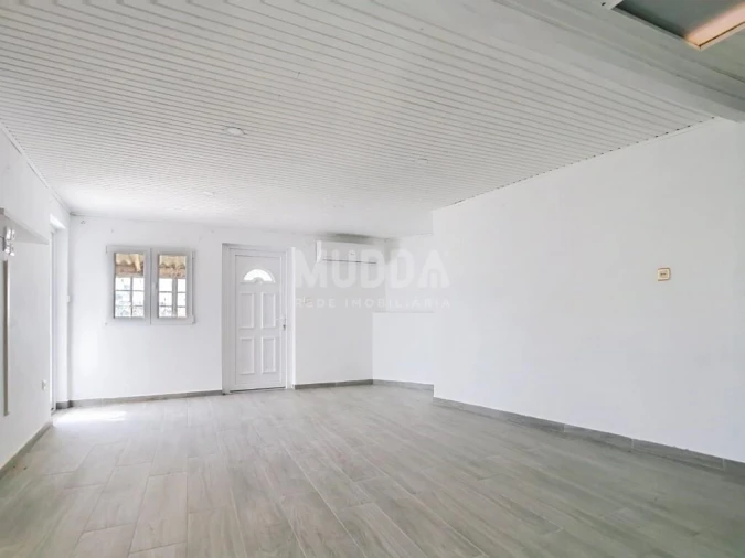 Moradia T3 para Venda em Aguas Frias Foto 2