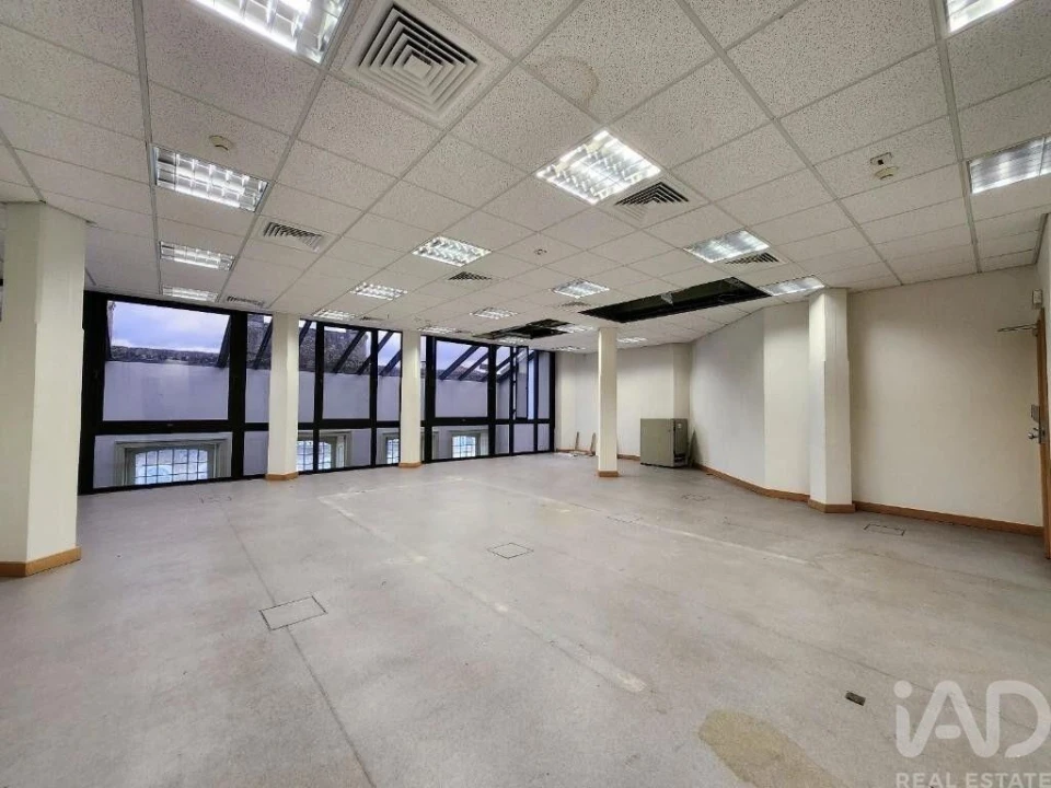 Loja para Venda em Pena, Quintã e Vila Cova Foto 9