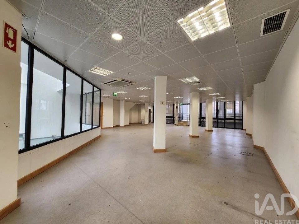 Loja para Venda em Pena, Quintã e Vila Cova Foto 17