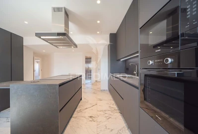 Apartamento T4 para Venda em São Domingos de Benfica