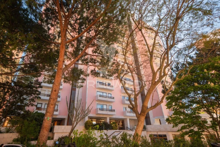 Apartamento T4 para Venda em São Domingos de Benfica Foto 9