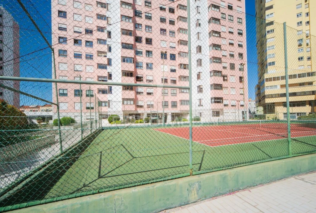 Apartamento T4 para Venda em São Domingos de Benfica Foto 14