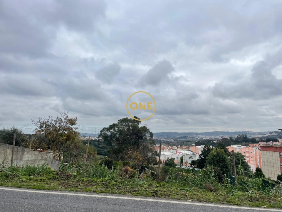 Terreno para Venda em Loures Foto 13