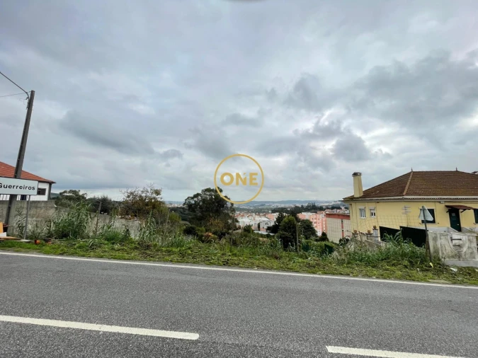 Terreno para Venda em Loures Foto 2
