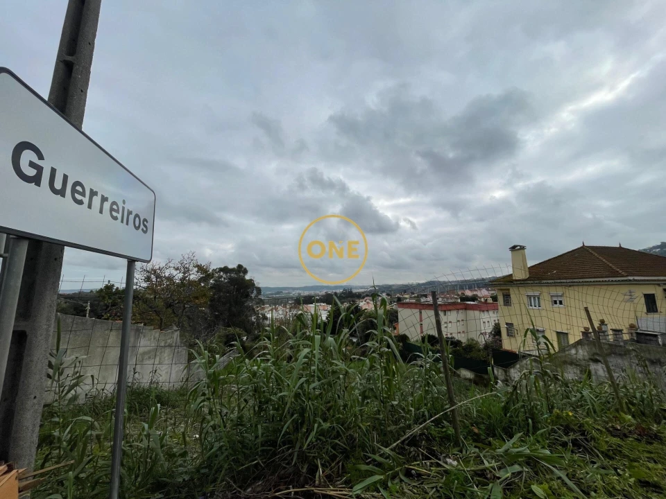 Terreno para Venda em Loures Foto 6