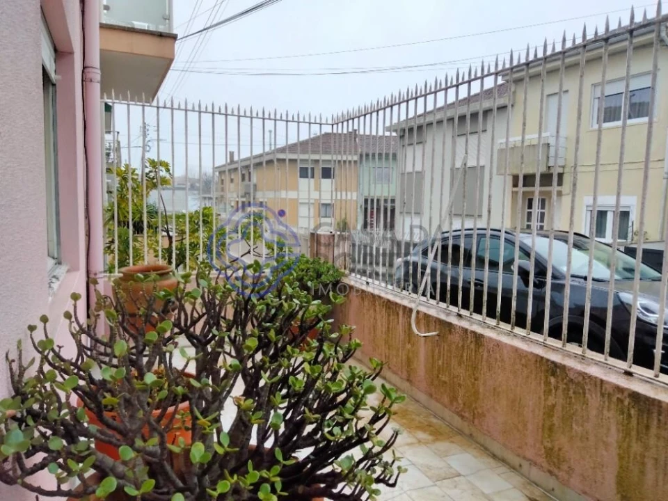 Moradia T3 para Venda em Rio Tinto Foto 2