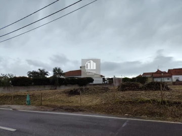 Terreno para Venda em Charneca de Caparica e Sobreda