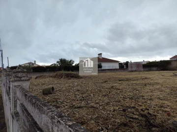 Terreno para Venda em Charneca de Caparica e Sobreda
