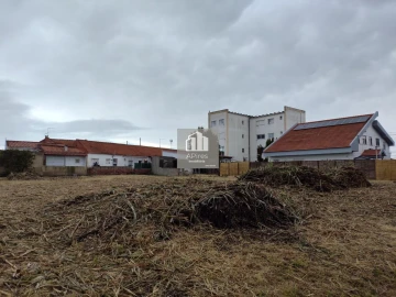 Terreno para Venda em Charneca de Caparica e Sobreda