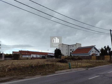 Terreno para Venda em Charneca de Caparica e Sobreda