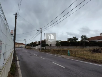 Terreno para Venda em Charneca de Caparica e Sobreda