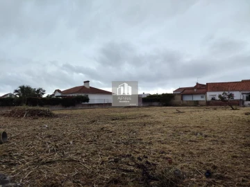 Terreno para Venda em Charneca de Caparica e Sobreda