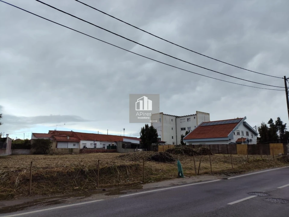 Terreno para Venda em Charneca de Caparica e Sobreda Foto 16