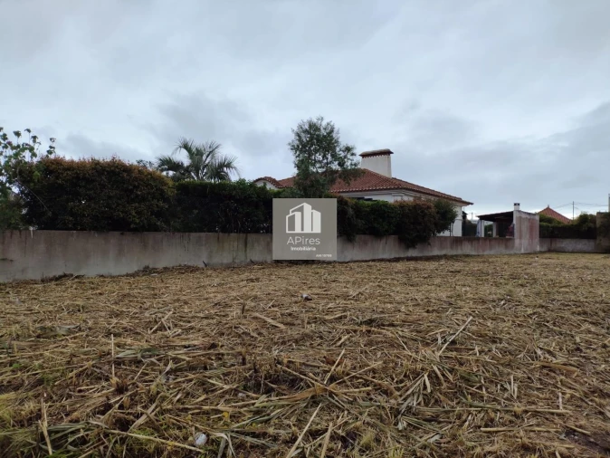 Terreno para Venda em Charneca de Caparica e Sobreda Foto 3