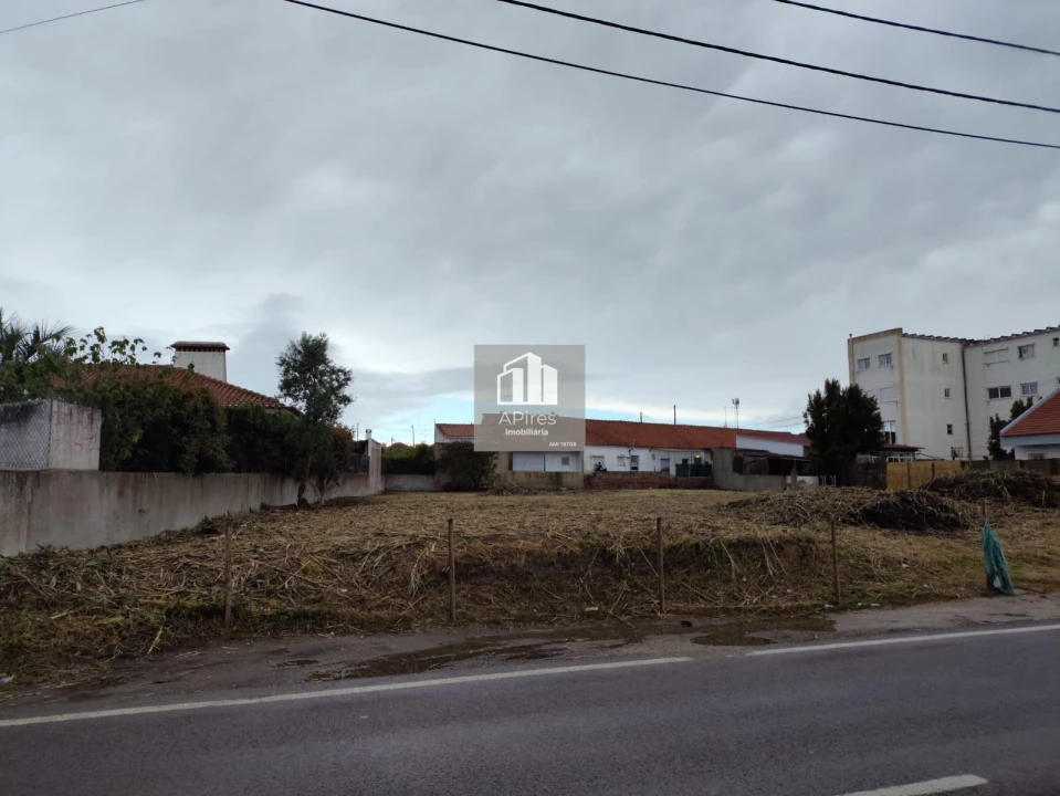 Terreno para Venda em Charneca de Caparica e Sobreda Foto 5