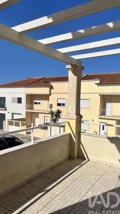 Moradia T5 para Venda em Atouguia da Baleia