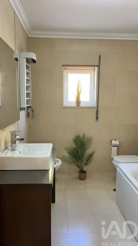 Moradia T5 para Venda em Atouguia da Baleia