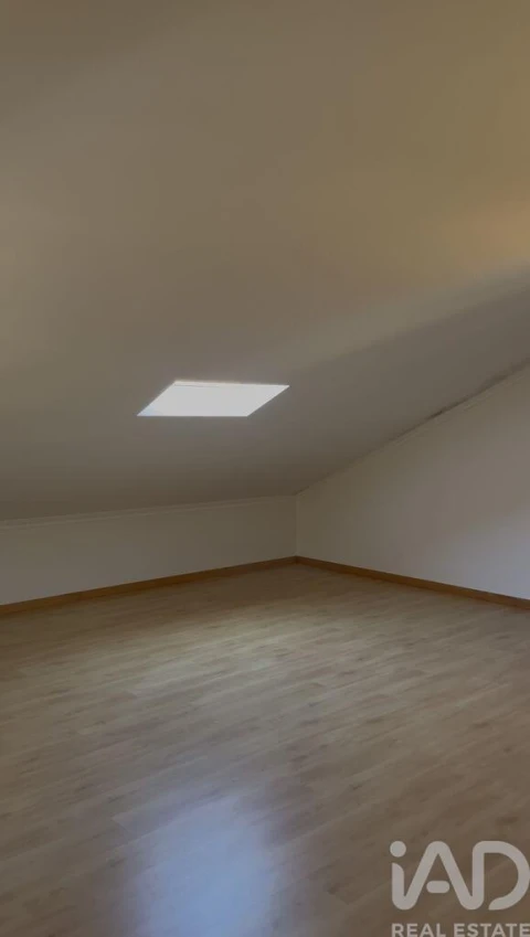 Moradia T5 para Venda em Atouguia da Baleia