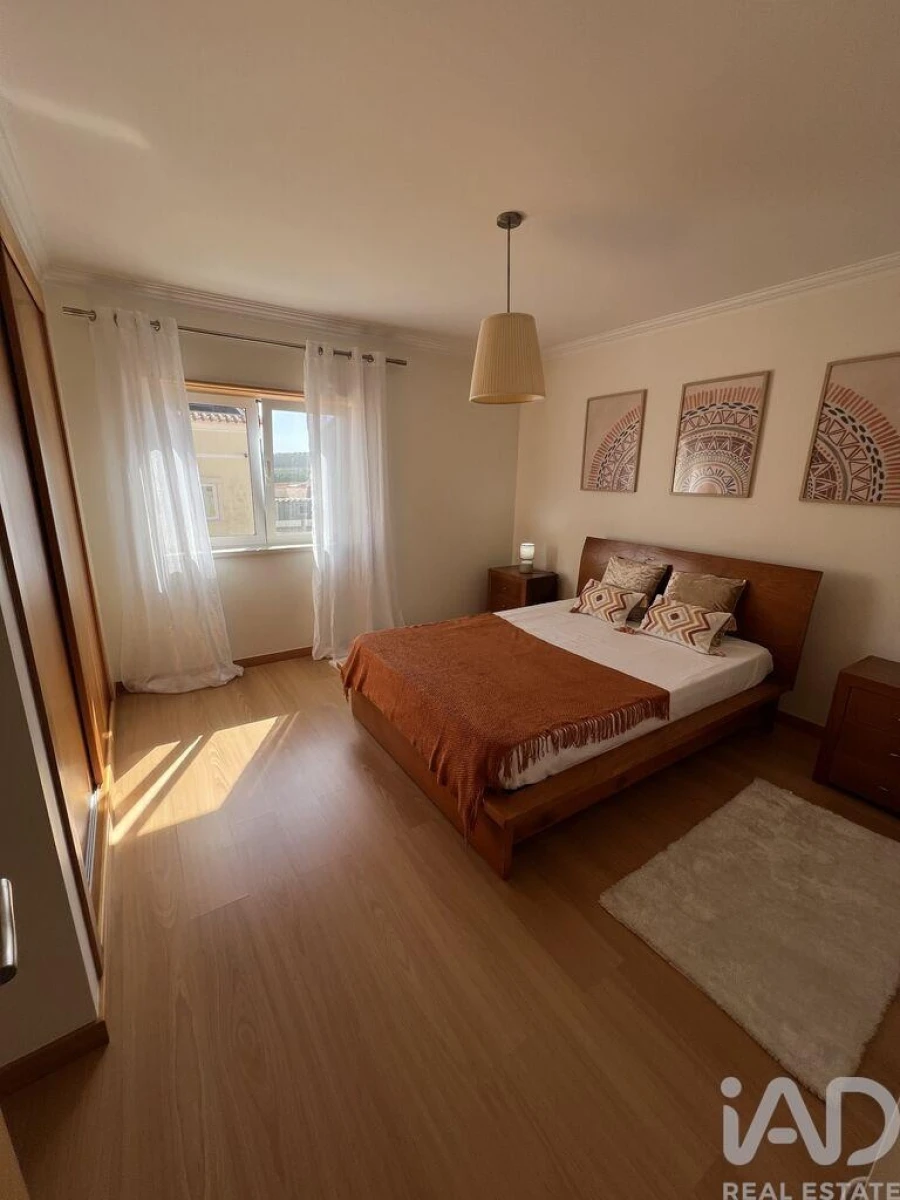 Moradia T5 para Venda em Atouguia da Baleia Foto 24