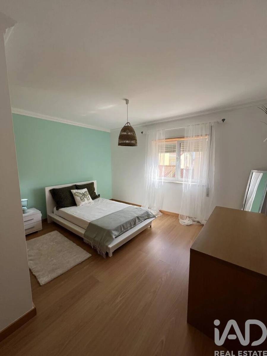 Moradia T5 para Venda em Atouguia da Baleia Foto 28