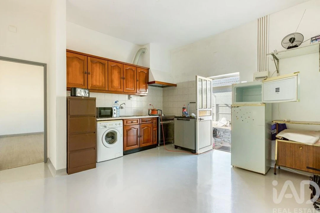 Loja para Venda em Casal de Cambra Foto 22