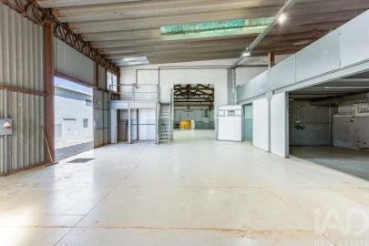 Loja para Venda em Casal de Cambra