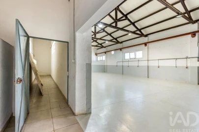 Loja para Venda em Casal de Cambra