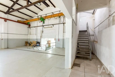 Loja para Venda em Casal de Cambra