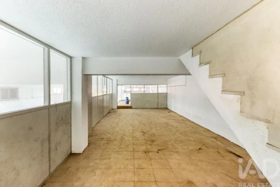 Loja para Venda em Casal de Cambra