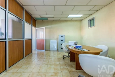 Loja para Venda em Casal de Cambra