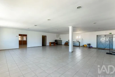 Loja para Venda em Casal de Cambra