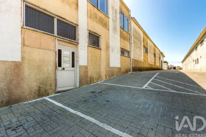 Loja para Venda em Casal de Cambra