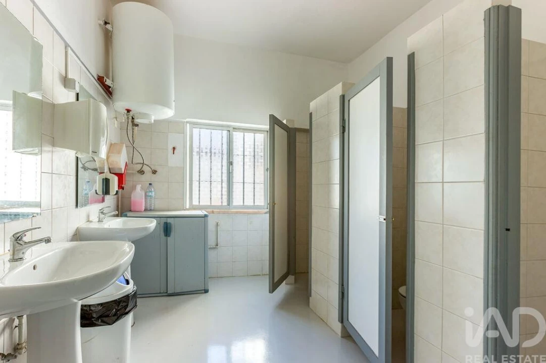 Loja para Venda em Casal de Cambra Foto 15