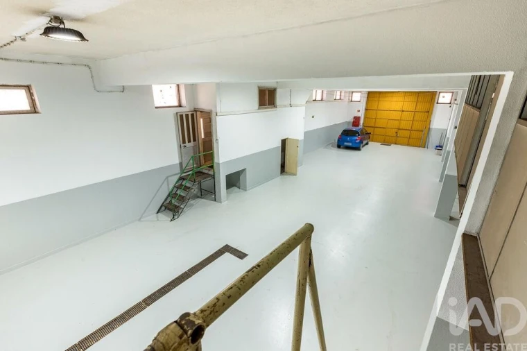 Loja para Venda em Casal de Cambra Foto 6